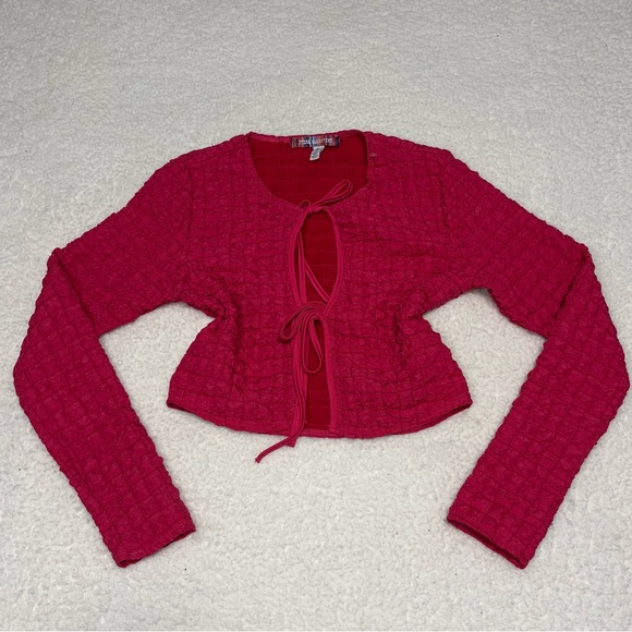 Urban Outfitters Women Pink Sylvie Bubble Knit Tie-Front Top - Picture 1 of 11